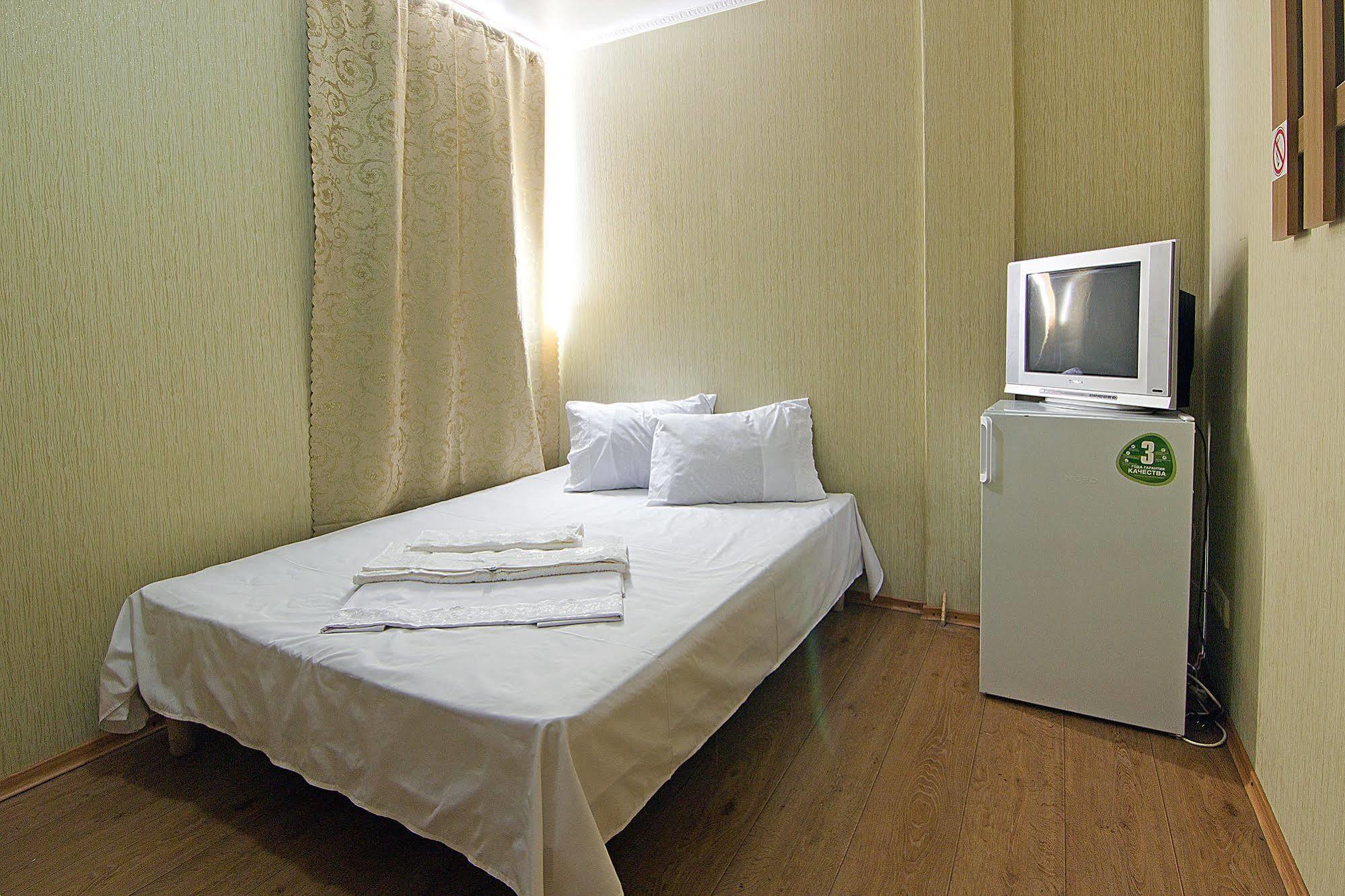 Tokyo Star Economy Hotel Odessa Exterior foto